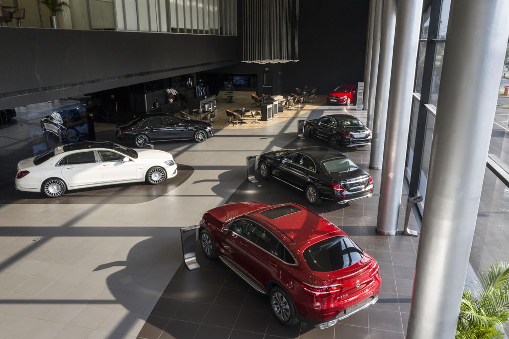Mercedes-Benz bất ngờ tăng giá loạt xe tại Việt Nam, cao nhất tới 121 triệu đồng