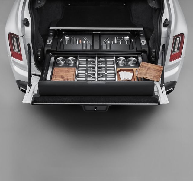 Khám phá khoang cốp có thể tùy biến bất tận của siêu SUV Rolls-Royce Cullinan