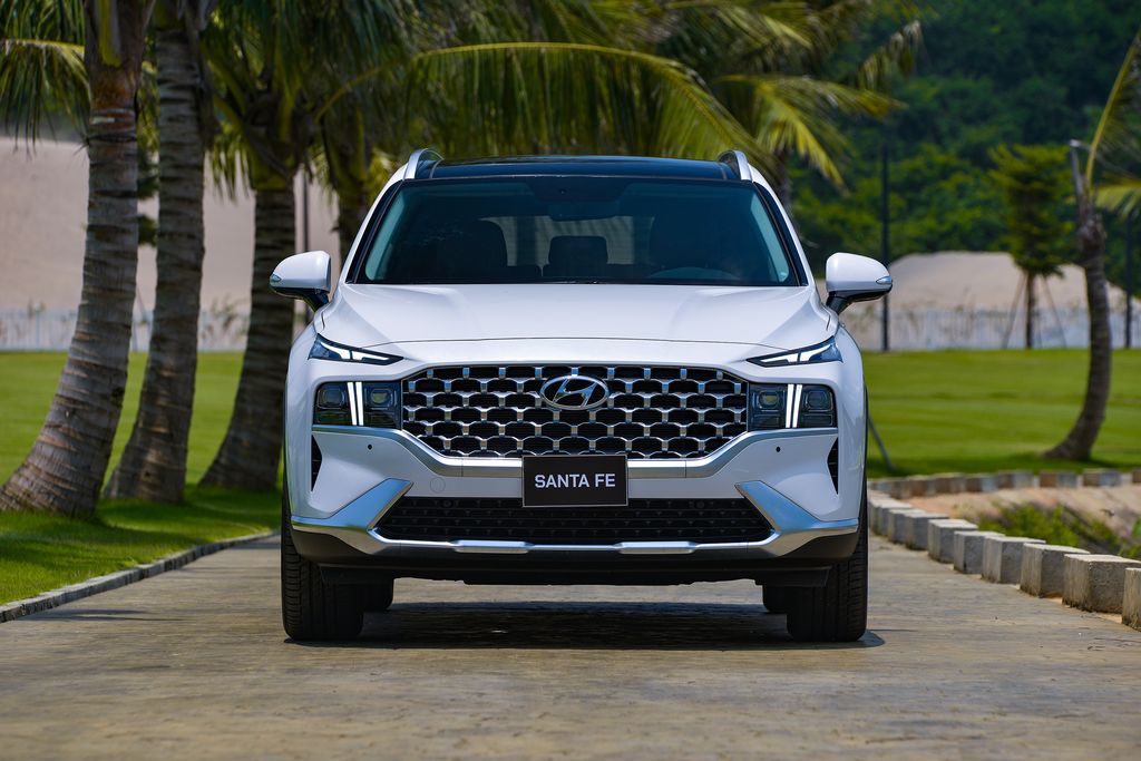Hyundai Santa Fe 2021 ra mắt tại Việt Nam