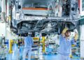 Toyota tạm dừng sản xuất tại 2 nhà máy ở Nhật Bản