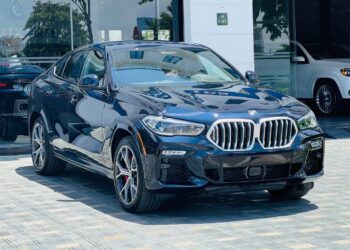 'Soi' BMW X6 M-Sport 2021 nhập từ Mỹ đầu tiên về Việt Nam