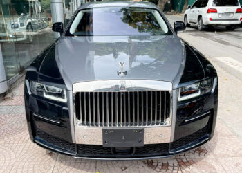 Sedan siêu sang Rolls-Royce Ghost EWB 2021 đầu tiên về Việt Nam