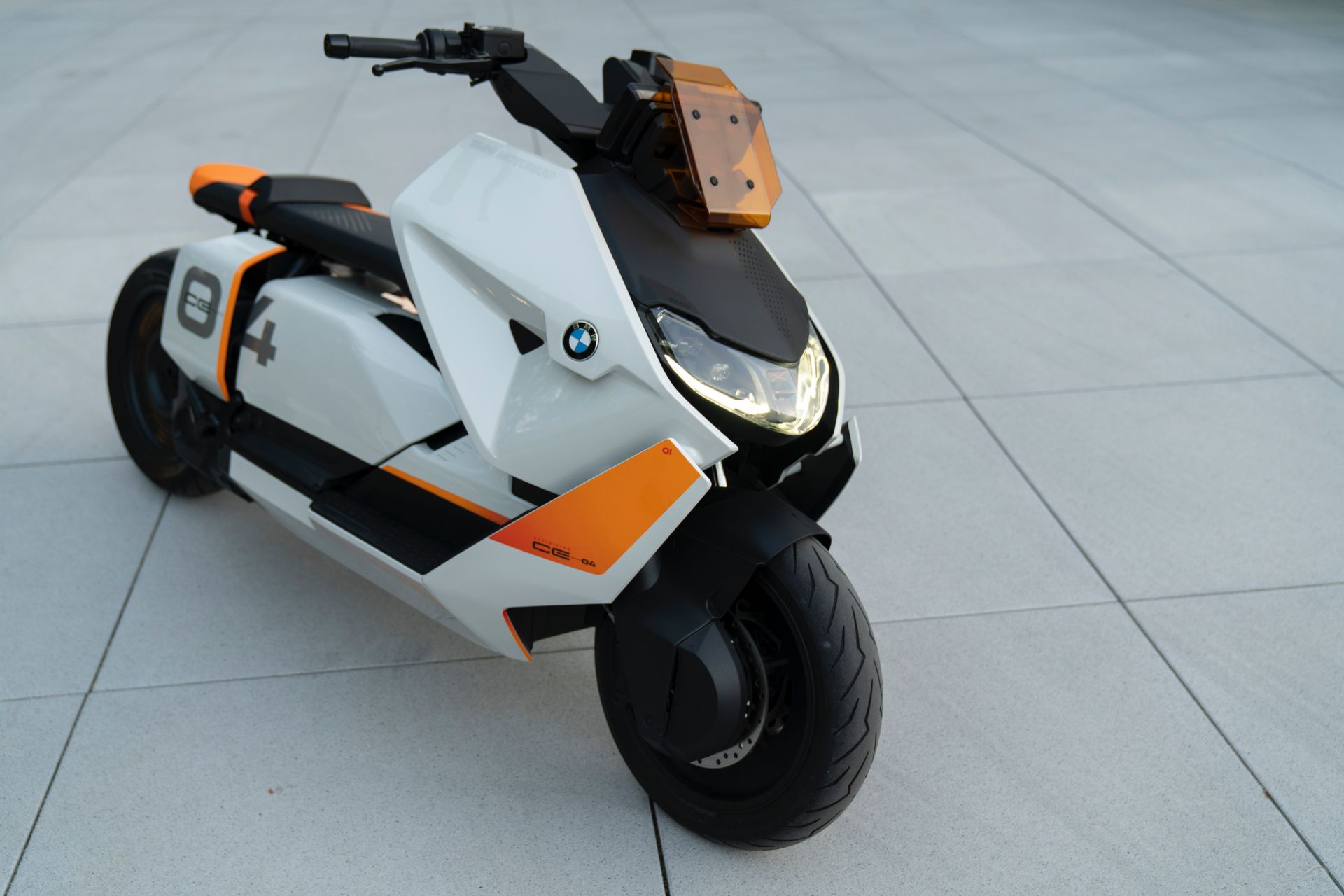 BMW tham chiến phân khúc xe máy điện: Nhìn như phân khối lớn nhưng chỉ chạy được 12km/ngày