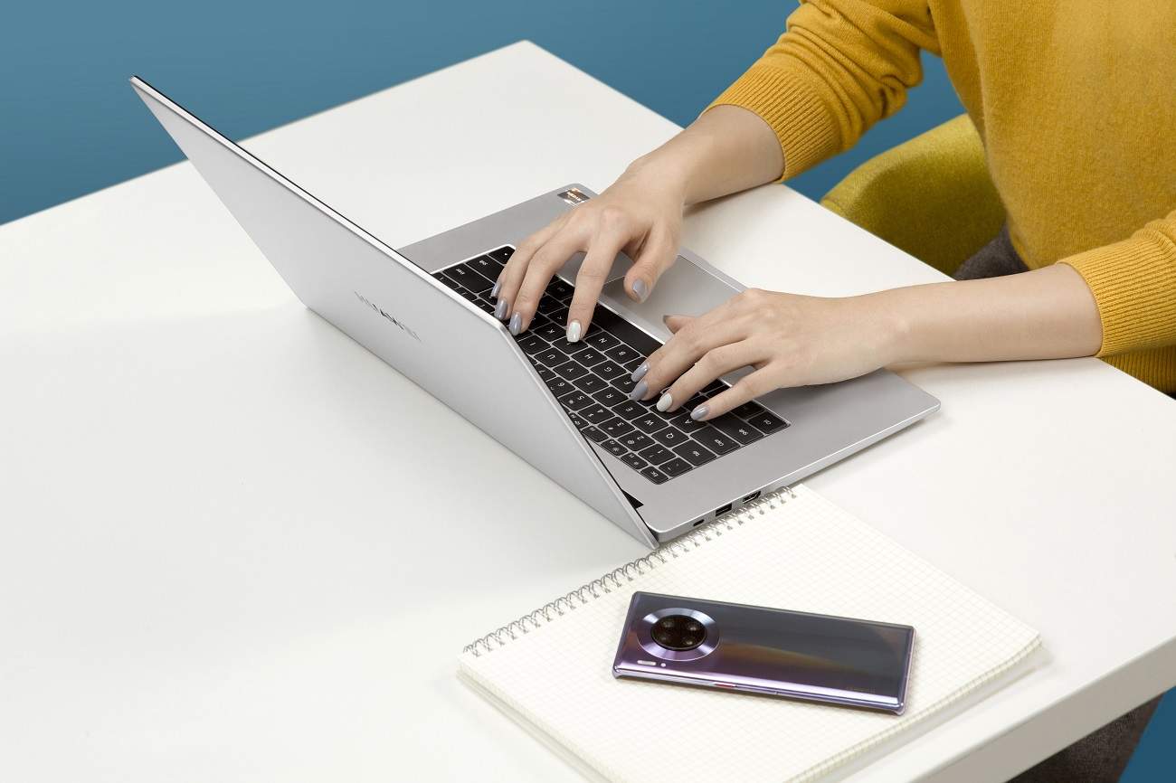 Laptop HUAWEI Matebook D 15 cùng nhiều sản phẩm "giá hời" có mặt trên Lazada