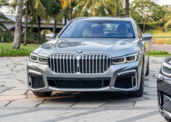 BMW 7-Series xả hàng giảm giá gần 600 triệu đồng tại đại lý
