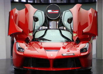 Lộ diện thời gian Ferrari LaFerrari đầu tiên về Việt Nam