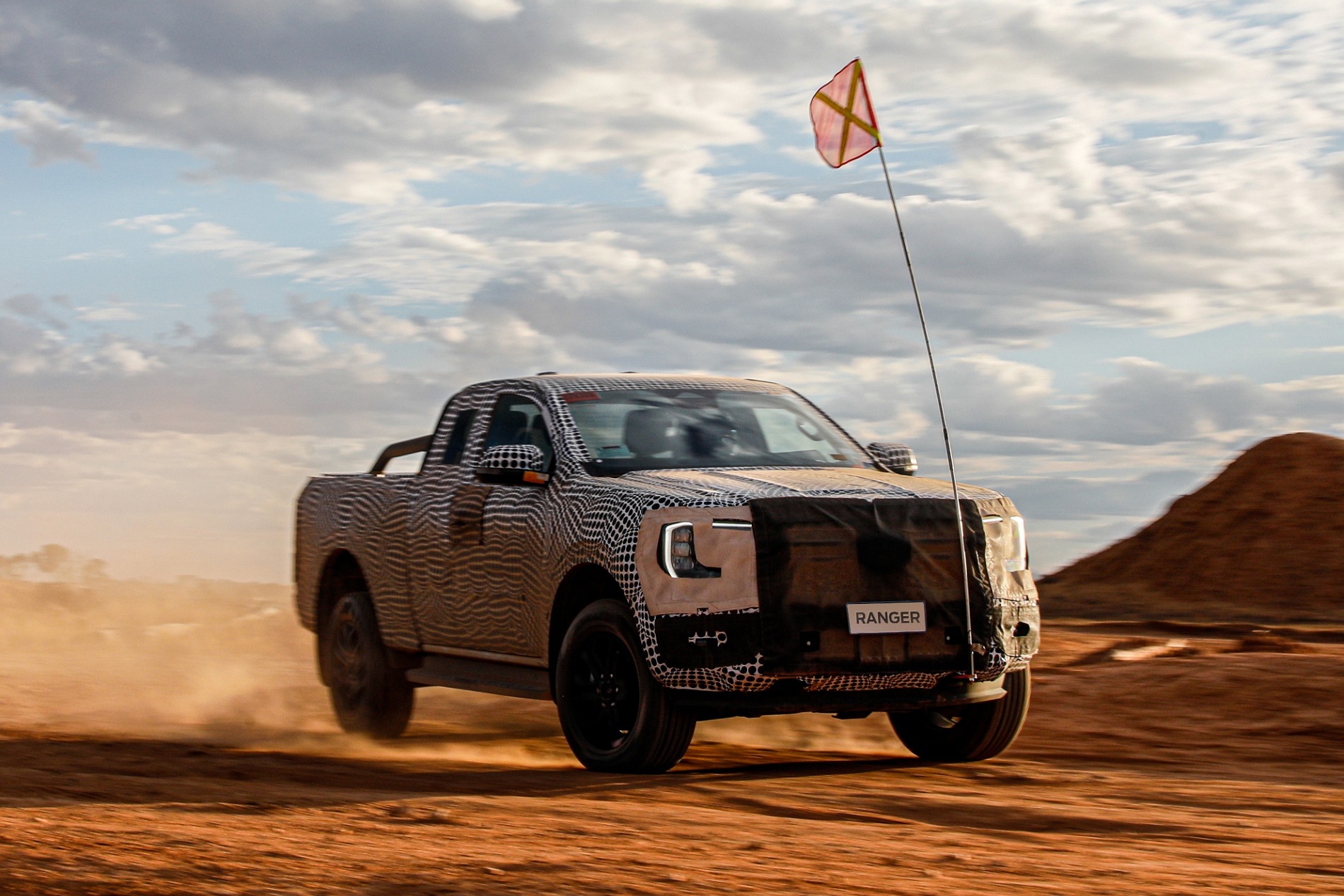 Ford Ranger thế hệ mới hé lộ thông tin, sẽ ra mắt toàn cầu vào 2022