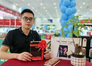Rộn ràng ngày giao hàng sớm bộ đôi siêu phẩm Samsung Galaxy Z Fold3 và Galaxy Z Flip3