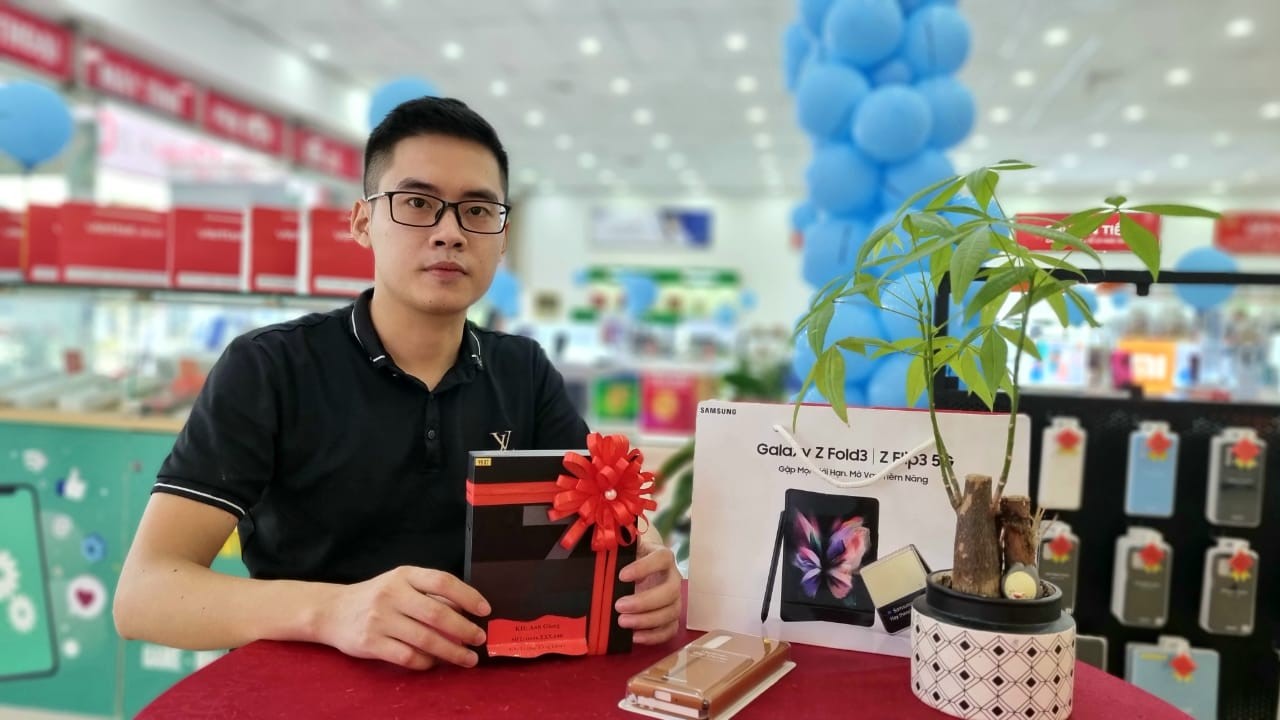 Rộn ràng ngày giao hàng sớm bộ đôi siêu phẩm Samsung Galaxy Z Fold3 và Galaxy Z Flip3