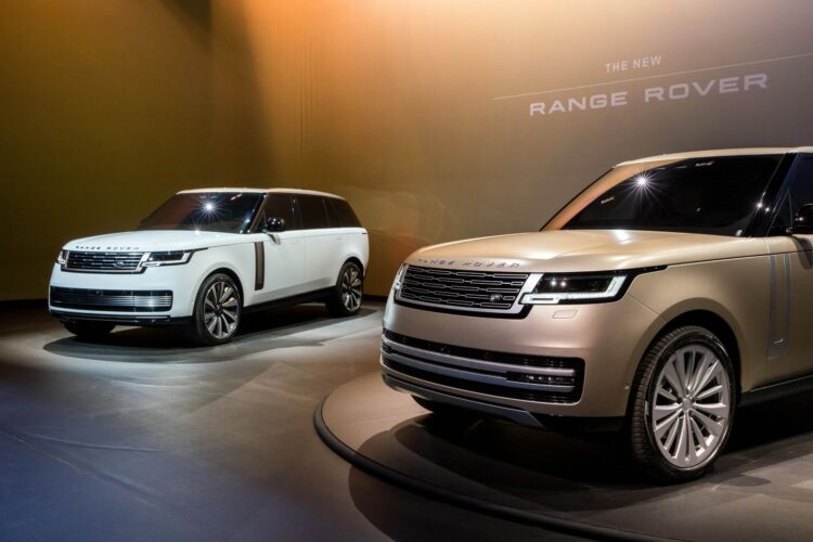 Range Rover 2022 trình làng: Giá từ 10,879 tỷ đồng tại Việt Nam
