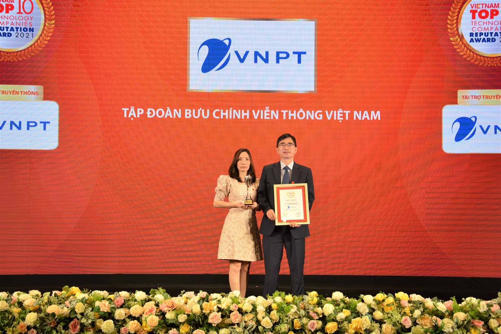 Vượt qua nhiều tập đoàn lớn, VNPT lọt Top 2 công ty công nghệ uy tín nhất Việt Nam