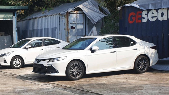Đại lý hé lộ trang bị Toyota Camry 2022 sắp bán tại Việt Nam