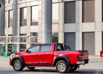 Toyota Hilux 2022 lộ diện hoàn toàn trước ngày ra mắt