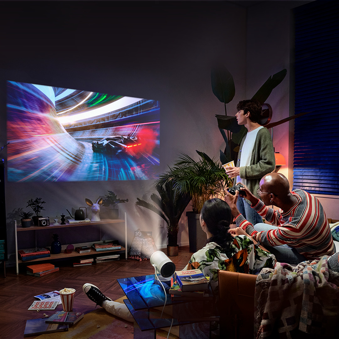 Samsung chính thức ra mắt máy chiếu Smart TV 100 inch bỏ túi The Freestyle