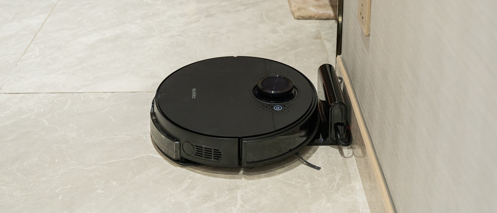 NER 800 và NER 600: Hai robot hút bụi diệt khuẩn tối ưu được Eureka giới thiệu