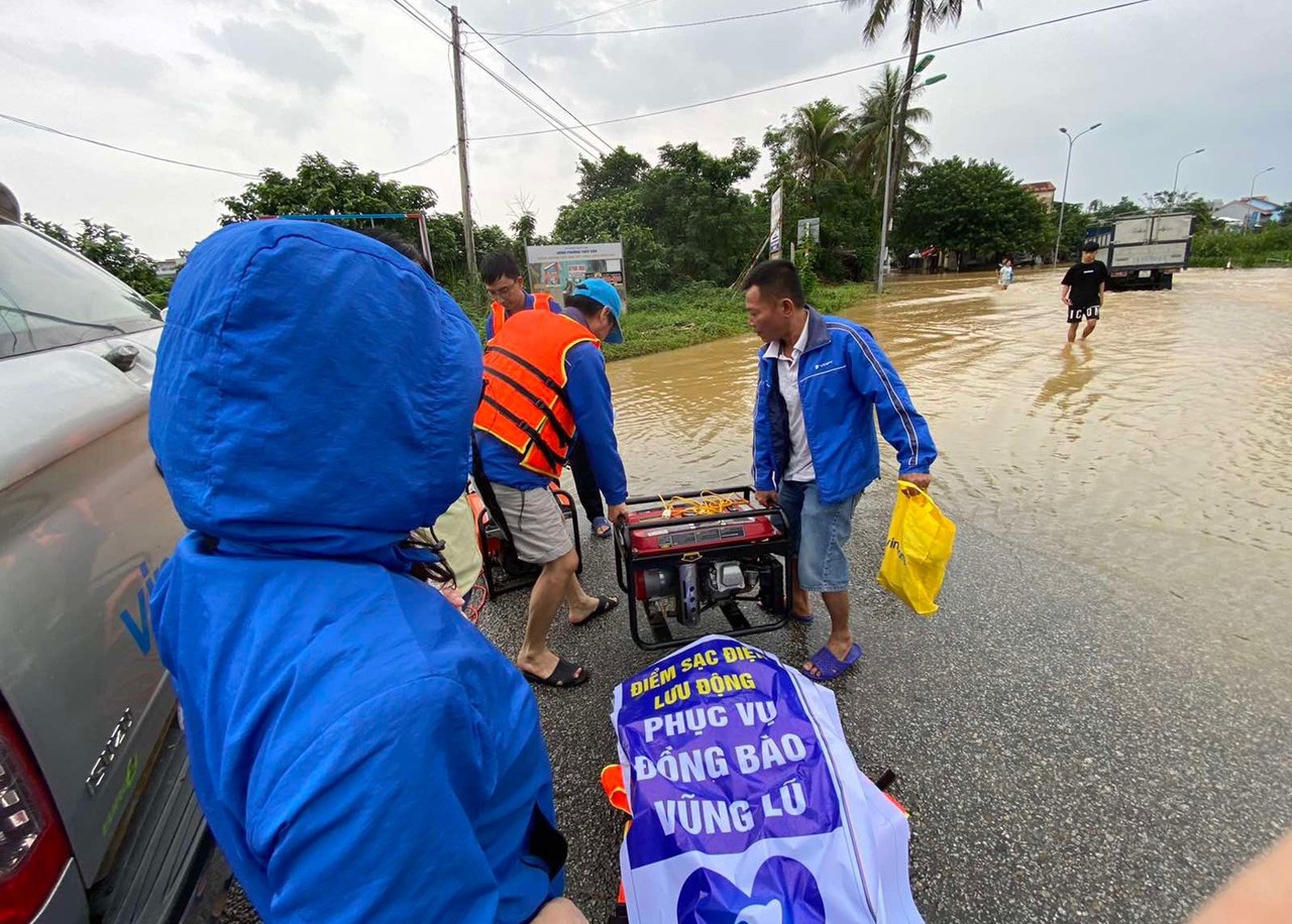 VNPT đồng hành cùng người dân vượt qua khó khăn mưa bão