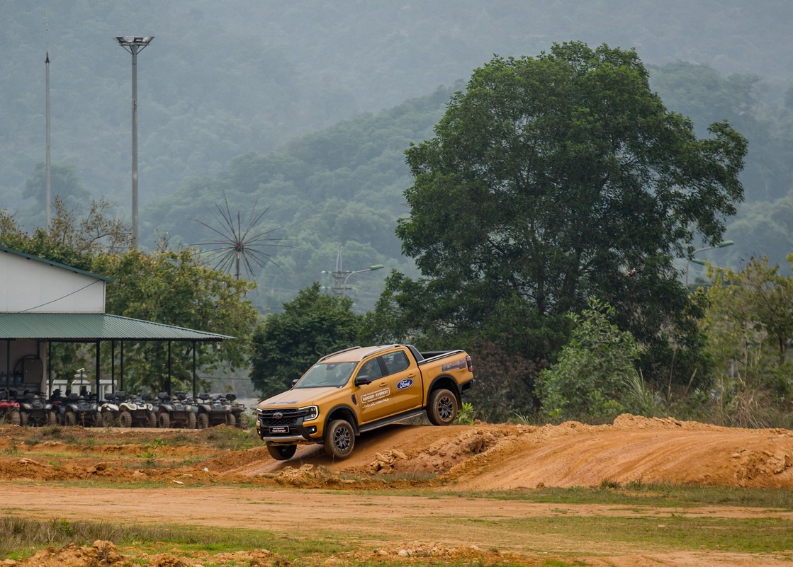 Ford Việt Nam khởi động phiên bản mới Hướng dẫn Kỹ năng Lái xe đường Địa hình
