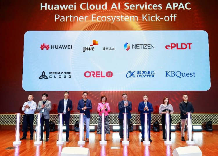 Huawei đưa ra chiến lược “Cloud vì AI – AI vì Cloud”