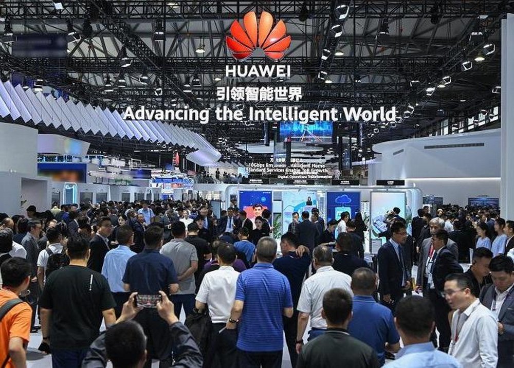 Huawei tăng tốc phát triển mạng 5.5G, định hình kỷ nguyên AI di động