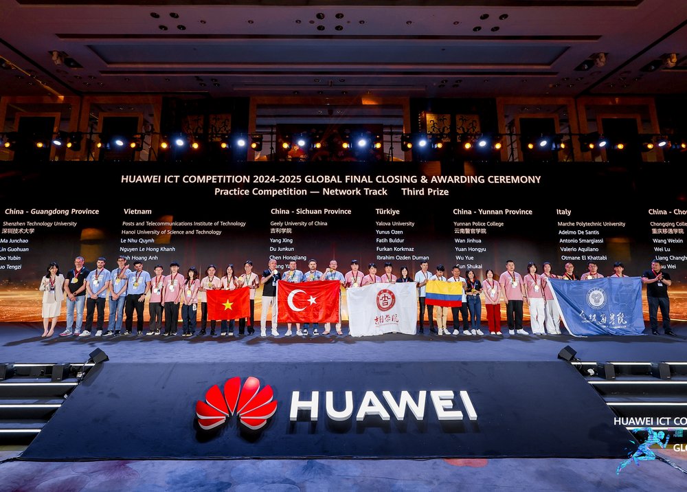 Đoàn Việt Nam lập kỷ lục tại Huawei ICT Competition