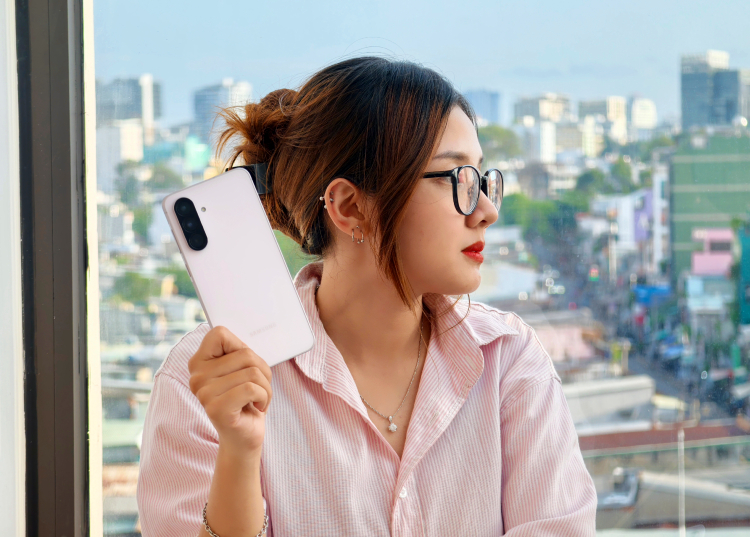 Galaxy A56 5G Hồng - AI Phone mở lối, chinh phục mọi thử thách cùng giới trẻ 2025
