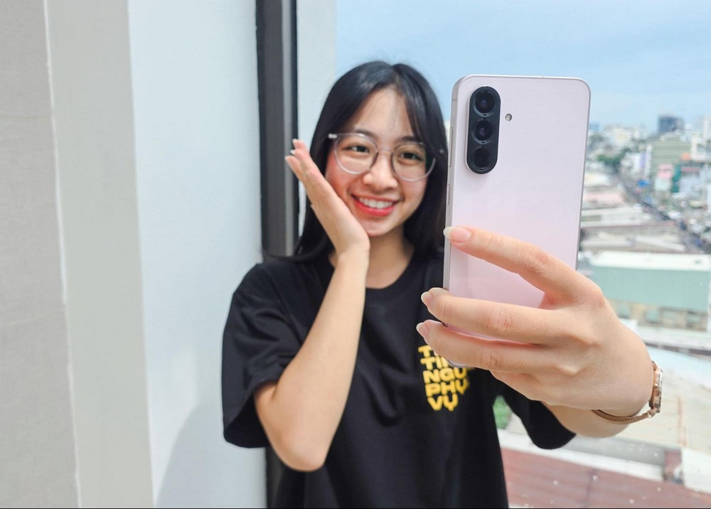 Khoe gu cá nhân với Galaxy A56 5G màu Hồng mới