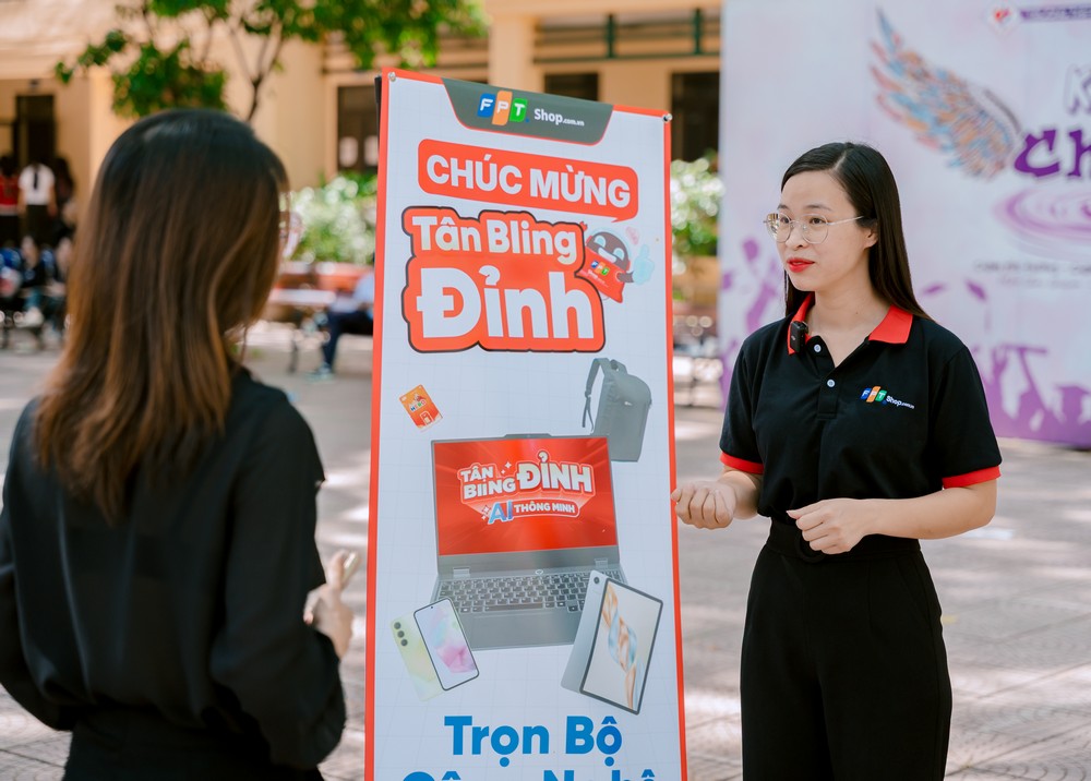 FPT Shop tiếp sức tân sinh viên vượt khó