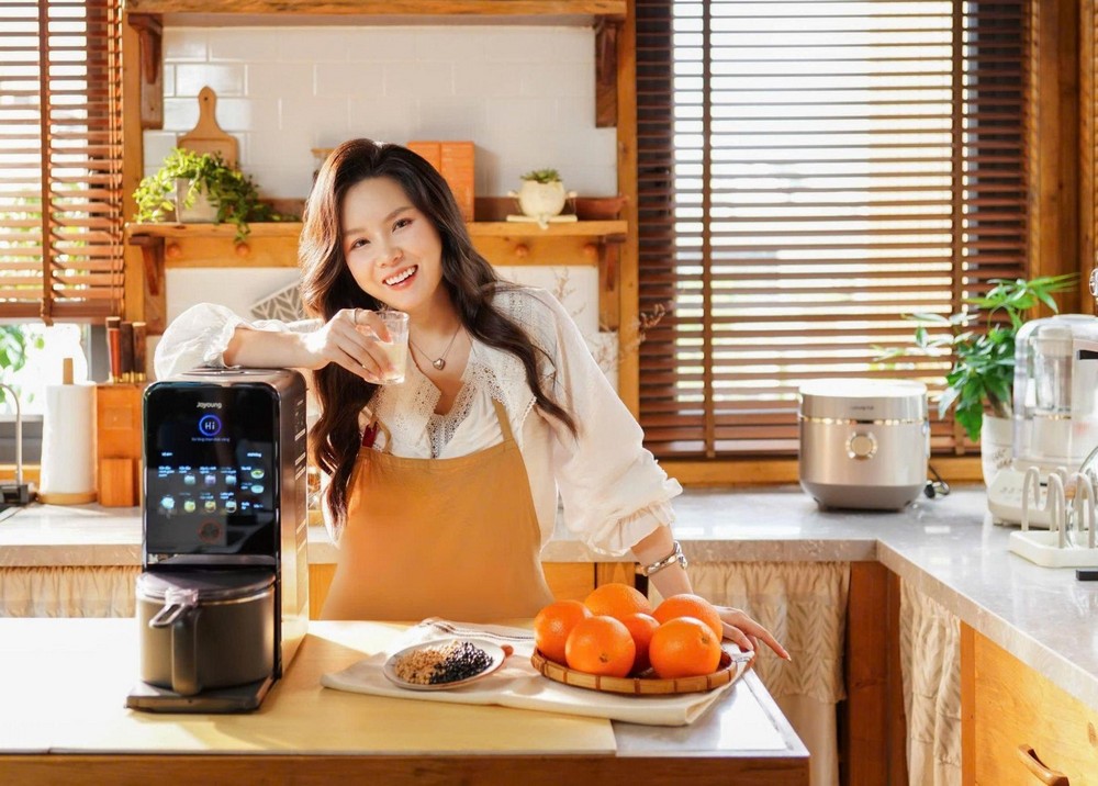 Joyoung bắt tay Thu Nhi lan tỏa lối sống lành mạnh