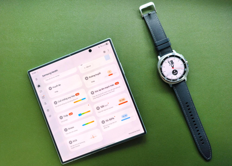Trải nghiệm bộ đôi Galaxy Z Fold7 và Galaxy Watch8 Classic