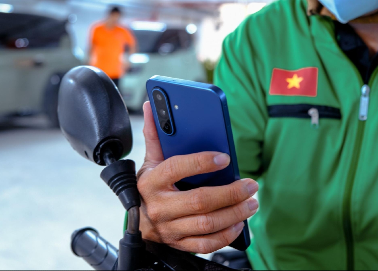 Làm vlogger đơn giản hơn với Galaxy A17 5G và Galaxy A17 LTE