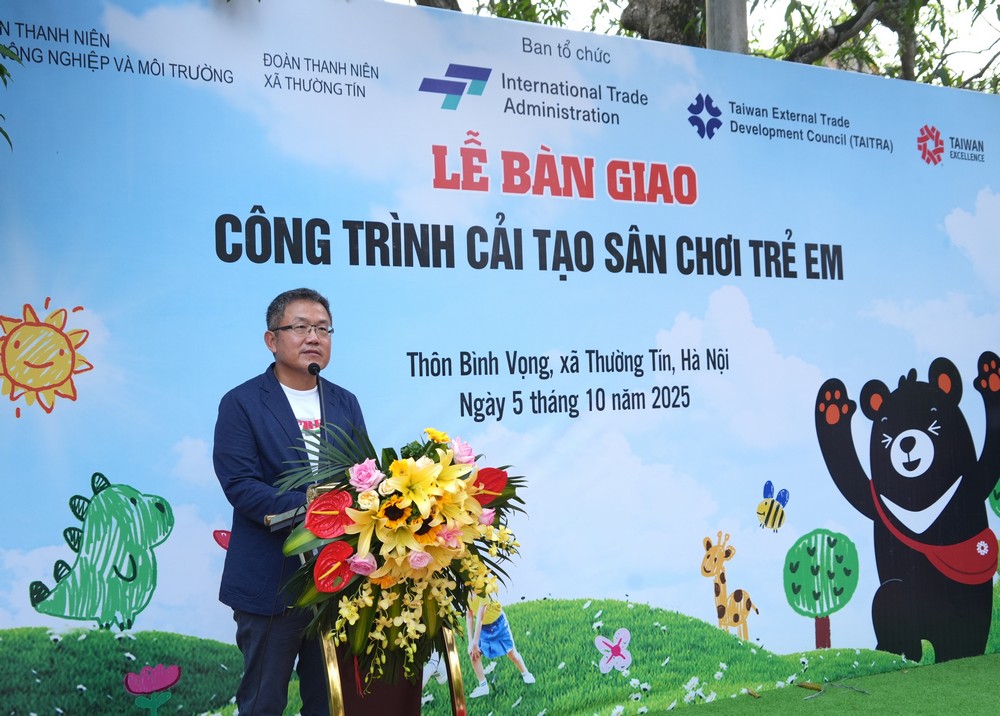 Khánh thành "sân chơi xanh" từ tranh vẽ trẻ thơ