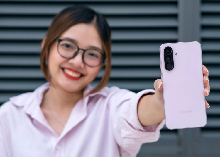 Top smartphone tầm trung "chuẩn gu" Gen Z 9 Top smartphone tầm trung "chuẩn gu" Gen Z