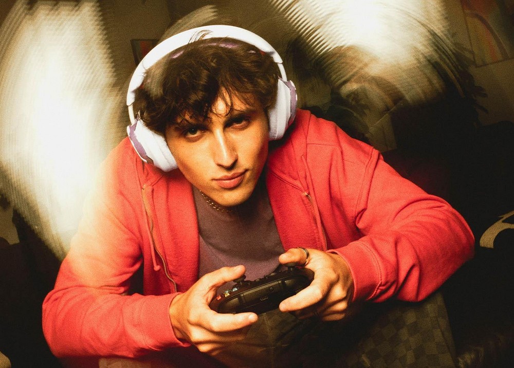 JBL ra mắt bộ ba tai nghe gaming Quantum