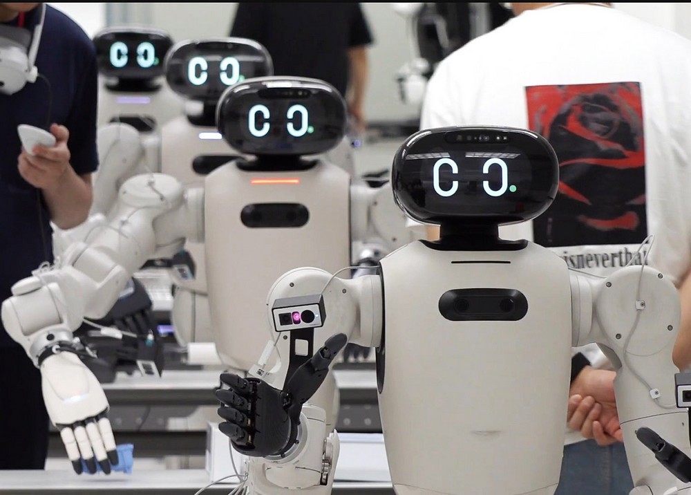 LG lập trung tâm kinh doanh robot 7 LG lập trung tâm kinh doanh robot
