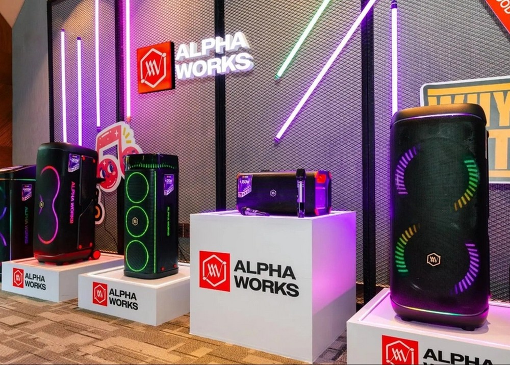Alpha Works trình làng loa flagship W99 tại P.H.E Show